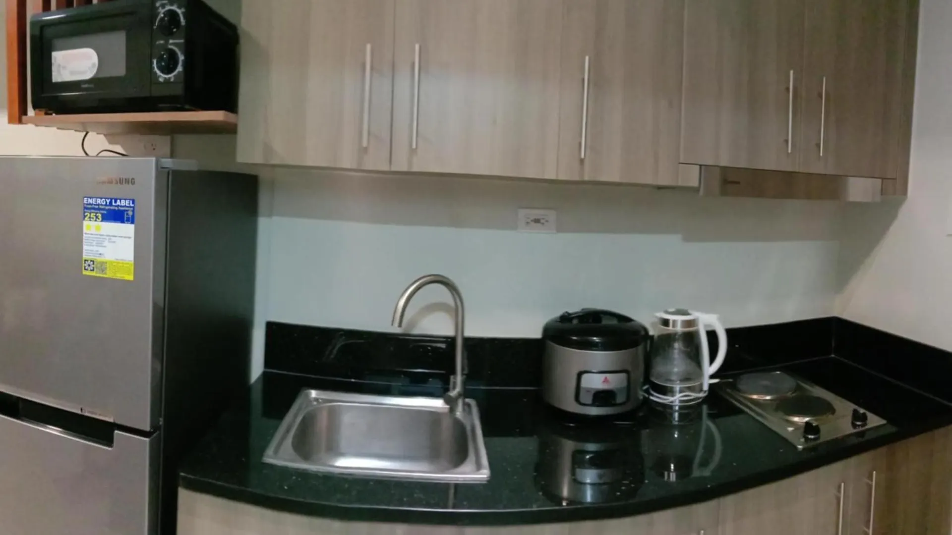 Aparthotel Fame Residence Staycation Manila